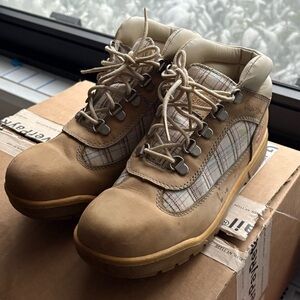 Timberland women classic boots vintage size 6 in good condition for sale